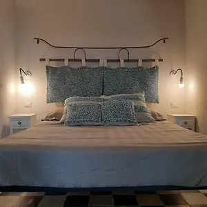 Lispusada Adults Only Bed & Breakfast Biancareddu